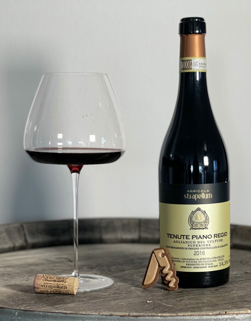 Aglianico del Vulture Superiore "Tenute Piano Regio", 2016 - Cantine Strapellum