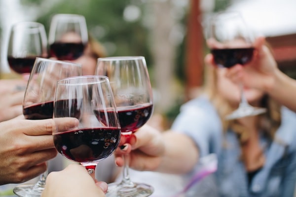 Vino rosso d'estate: 3 consigli per gustarlo al meglio