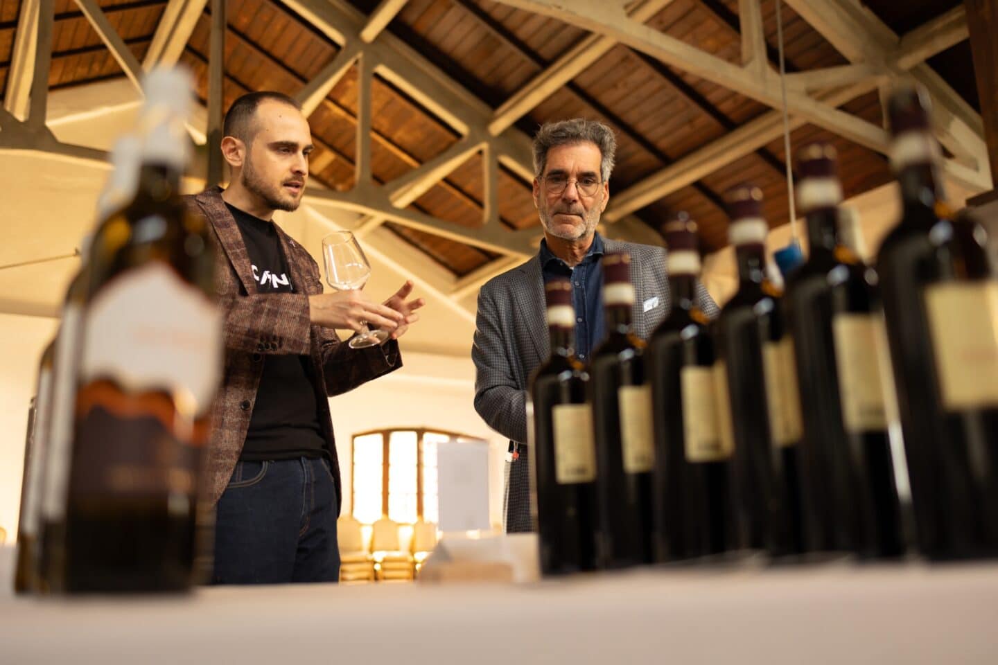 Luigi D'Acunto e Robert Camuto di Wine Spectator per Decanto Untold all'Anteprima Tre Cavatappi