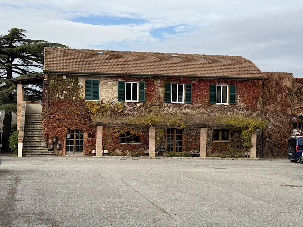 Esterni della Cantina Lungarotti