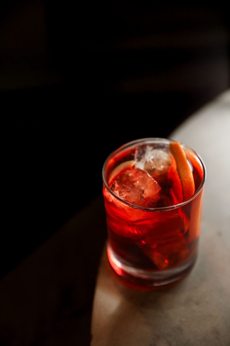 bicchiere di Vermouth o di un cocktail con il Vermouth all'interno