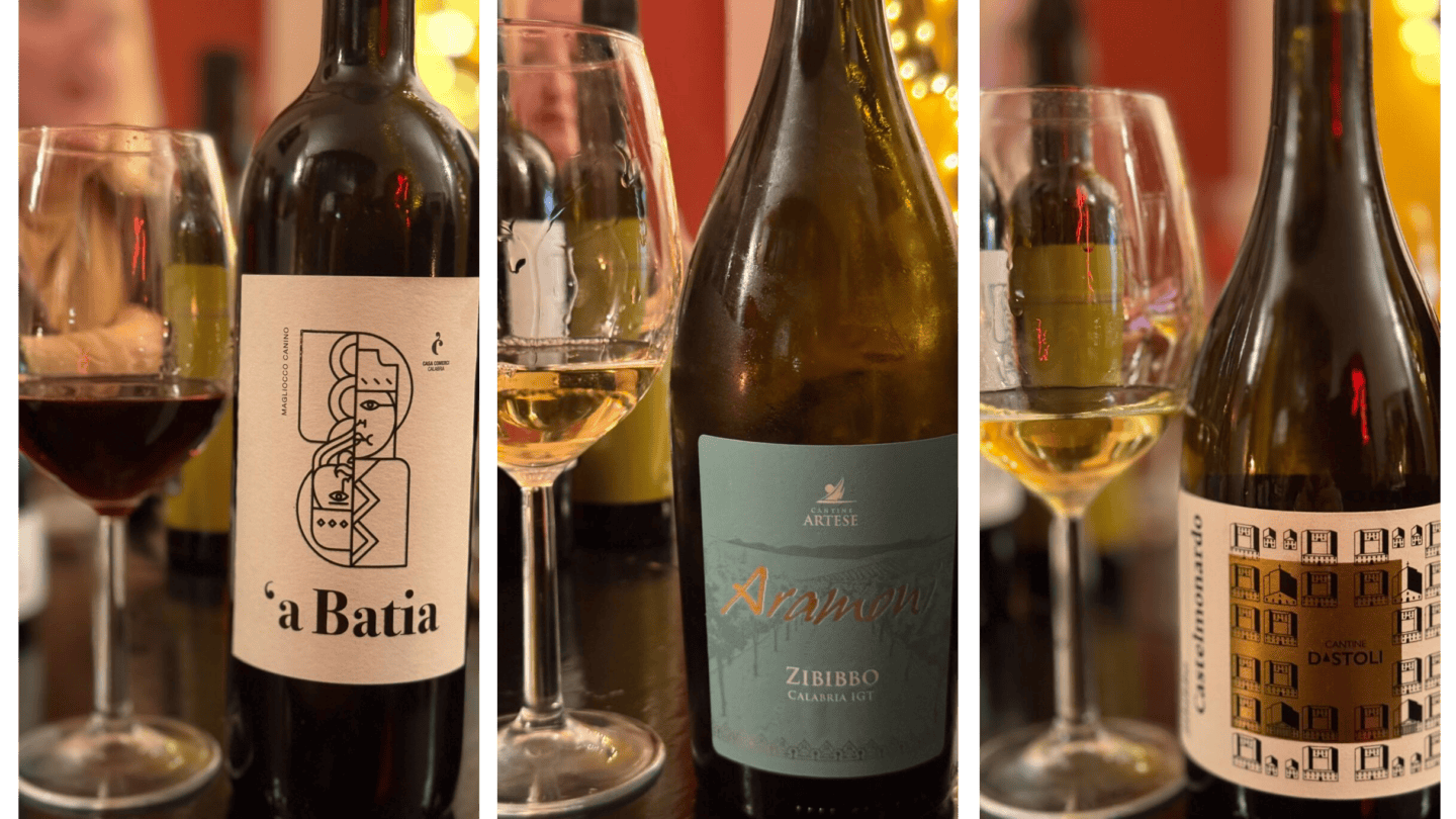 Tre bottiglie della nascente DOC Costa degli Dei