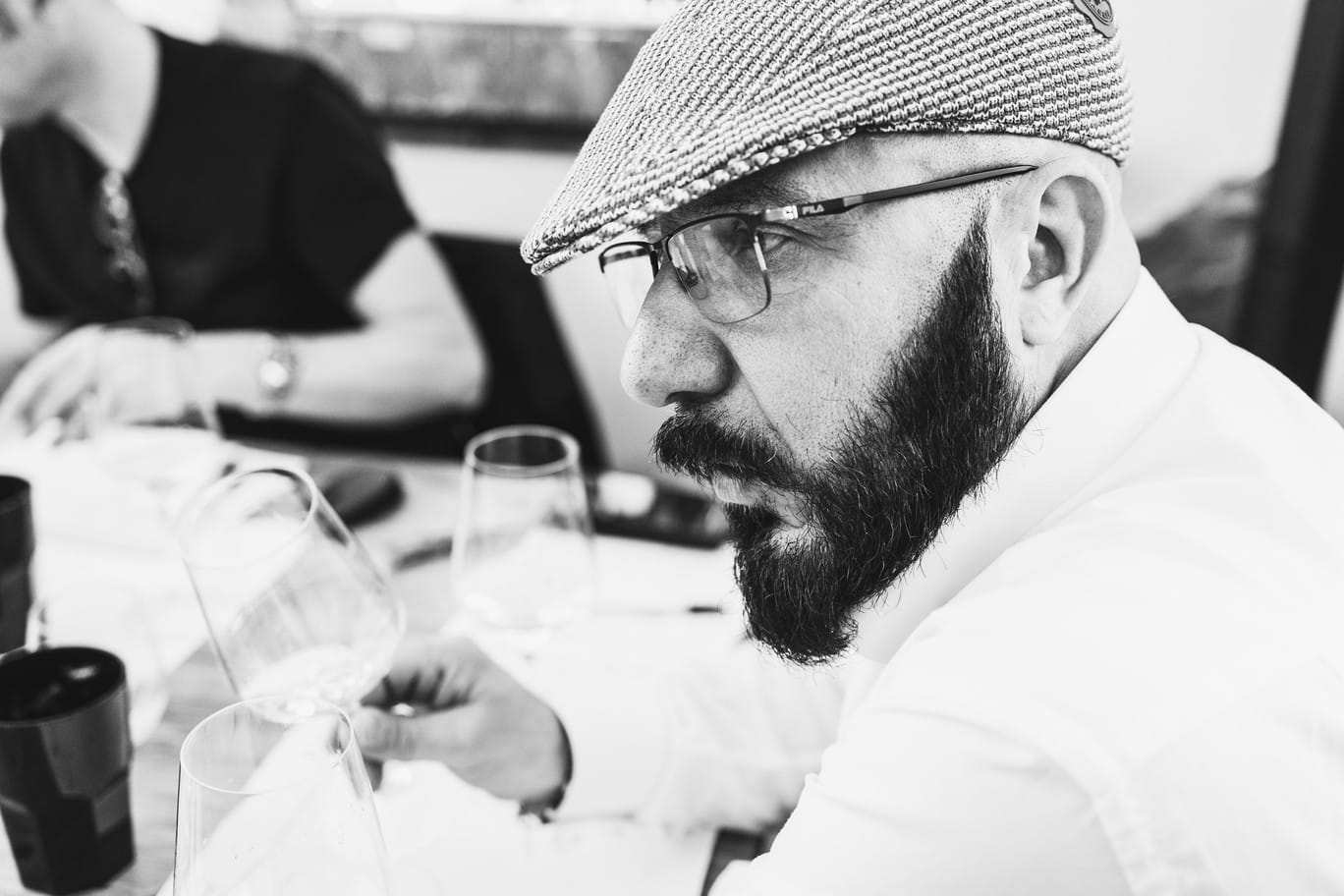 Untold Volume III – Roberto Garofalo durante le degustazioni alla Tenuta dei Normanni per la guida Decanto 2027