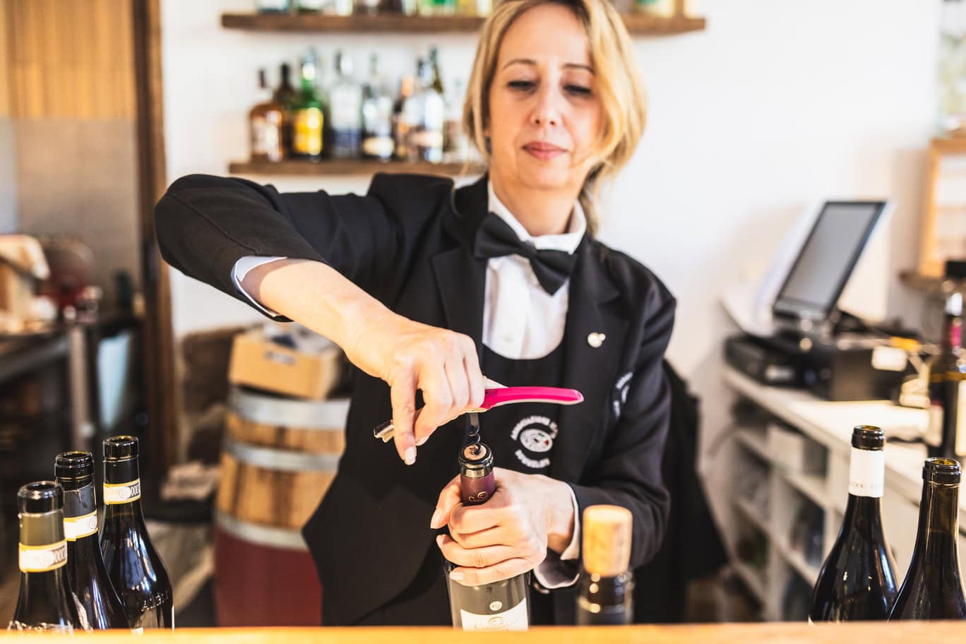 Untold Volume III – Le commissioni di assaggio alla Tenuta dei Normanni per la guida Decanto 2027 durante gli assaggi