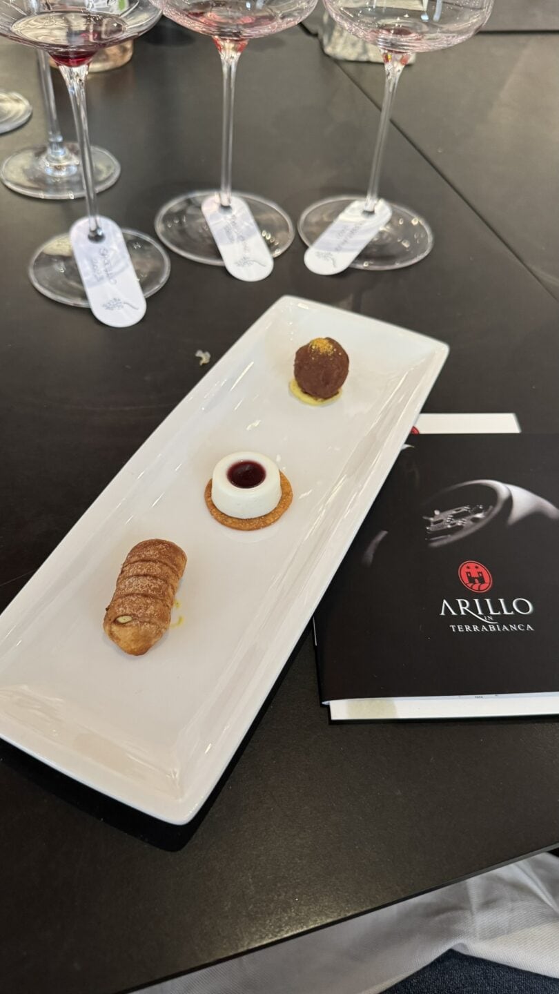 Piccola pasticceria artigianale del ristorante Per Me di Giulio Terrinoni servito a chiusura del Press Lunch del 4 giugno 2026 organizzato da Arillo in Terrabianca