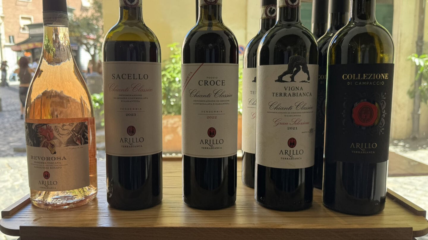 La line-up di Arillo in Terrabianca servita al press lunch del 4 giugno 2026 presso il ristorante Per Me di Giulio Terrinoni a Roma